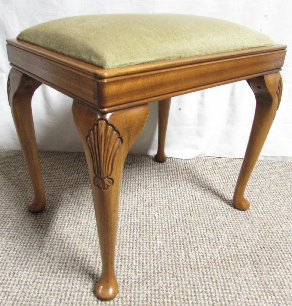 Walnut Queen Anne Dressing Stool