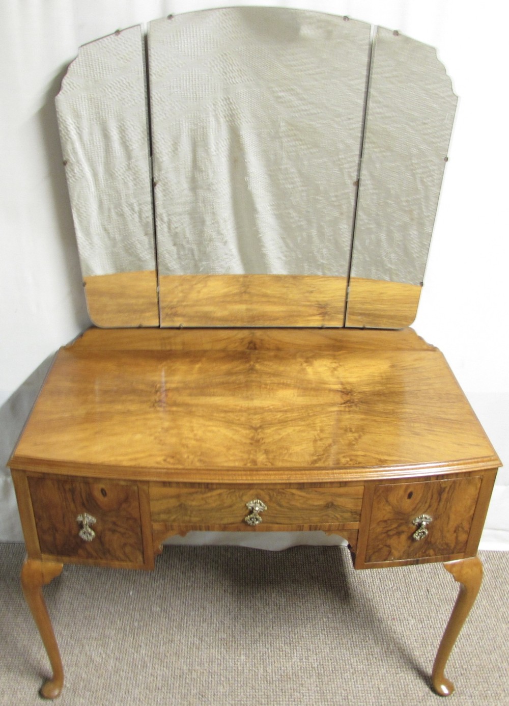 Queen Anne Burr Walnut Dressing Table