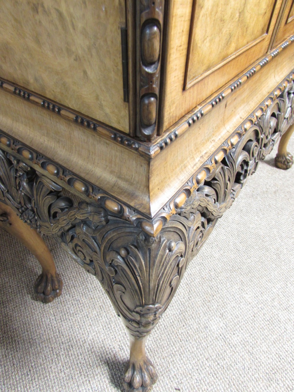 Magnificent Burr Walnut Cabinet on Stand View XXII