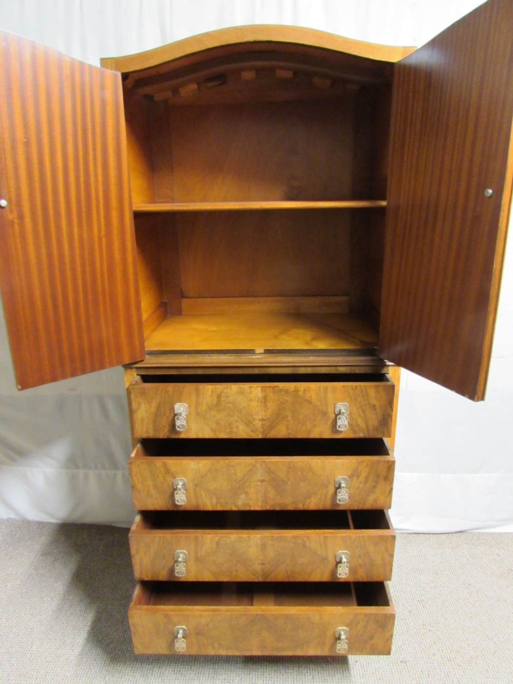 Burr Walnut Linenpress  View II