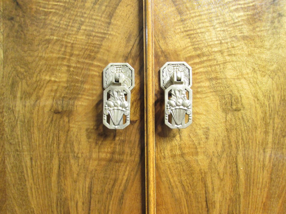 Burr Walnut Linenpress  View IV