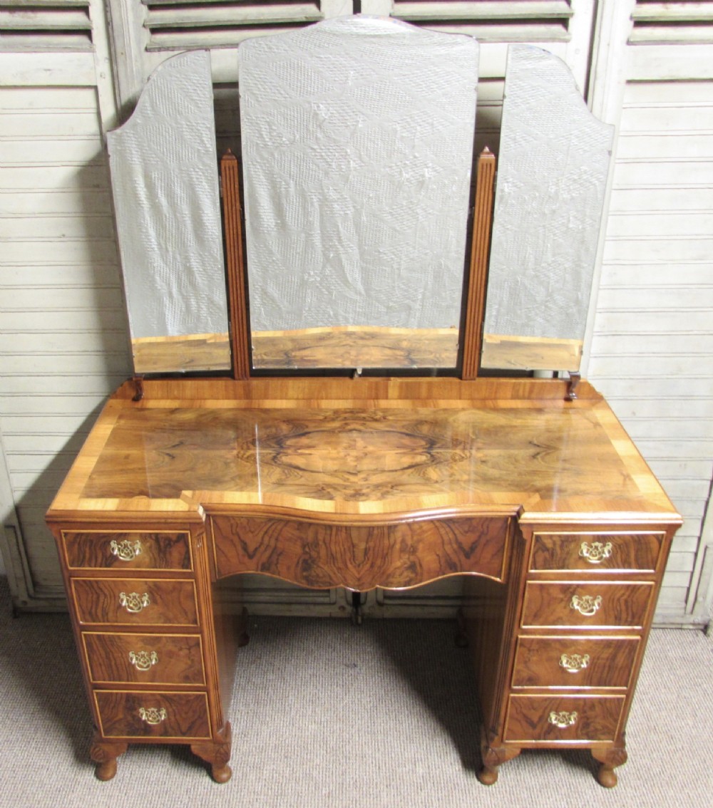 Superb Burr Walnut Dressing Table