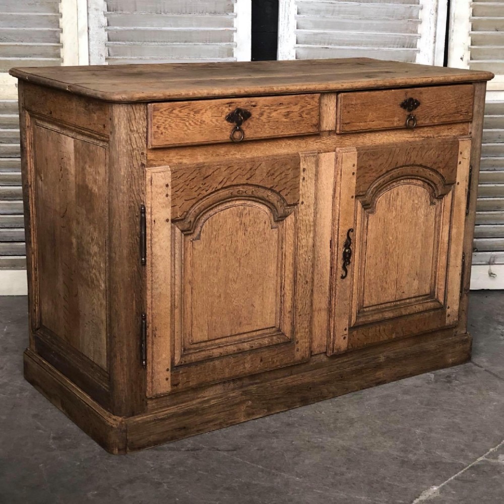 French 18th C Oak cupboard 