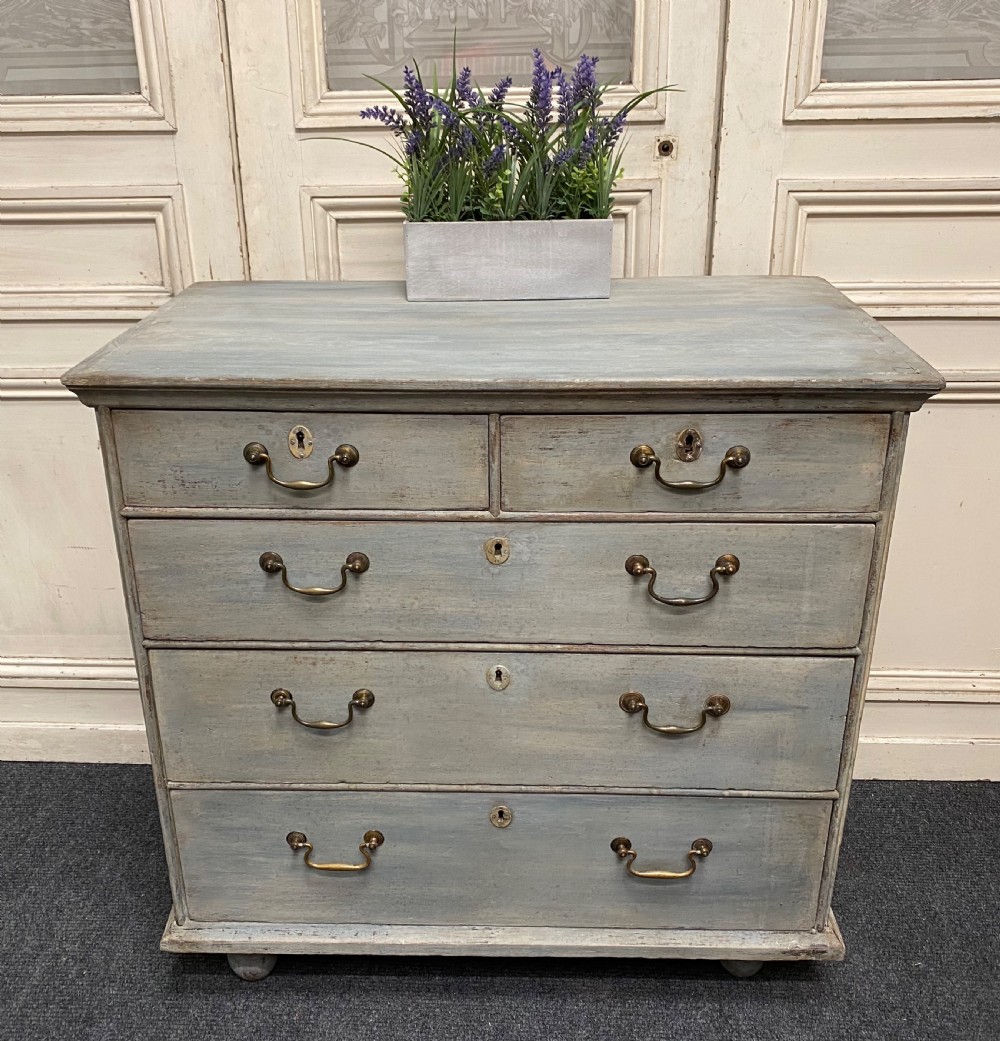 Lovely 18th C Chest of Drawers