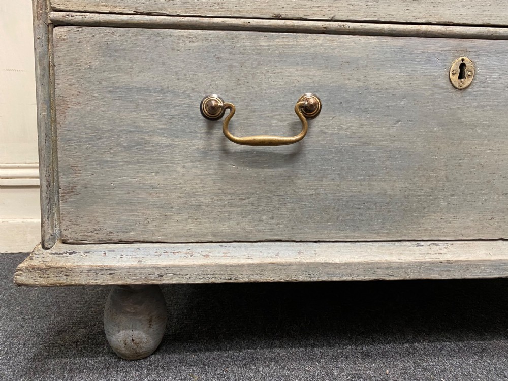 Lovely 18th C Chest of Drawers View VII