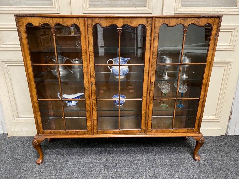 Quality Queen Anne Walnut Cabinet