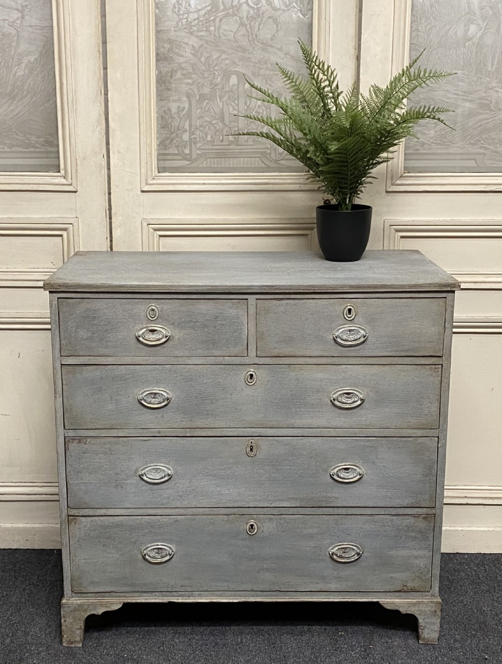 English Oak chest of Drawers