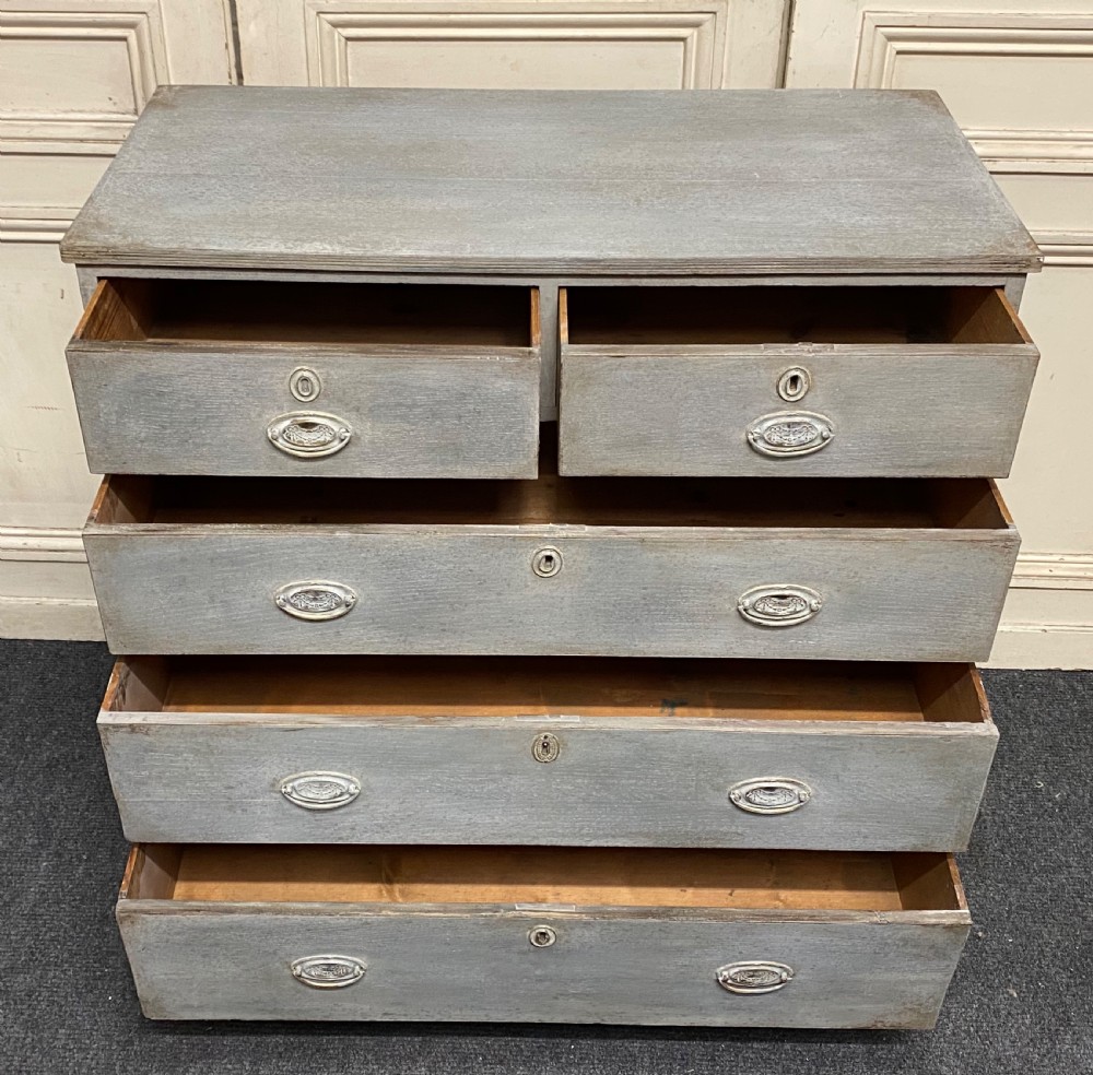 English Oak chest of Drawers View V