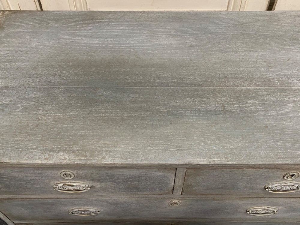 English Oak chest of Drawers View VII