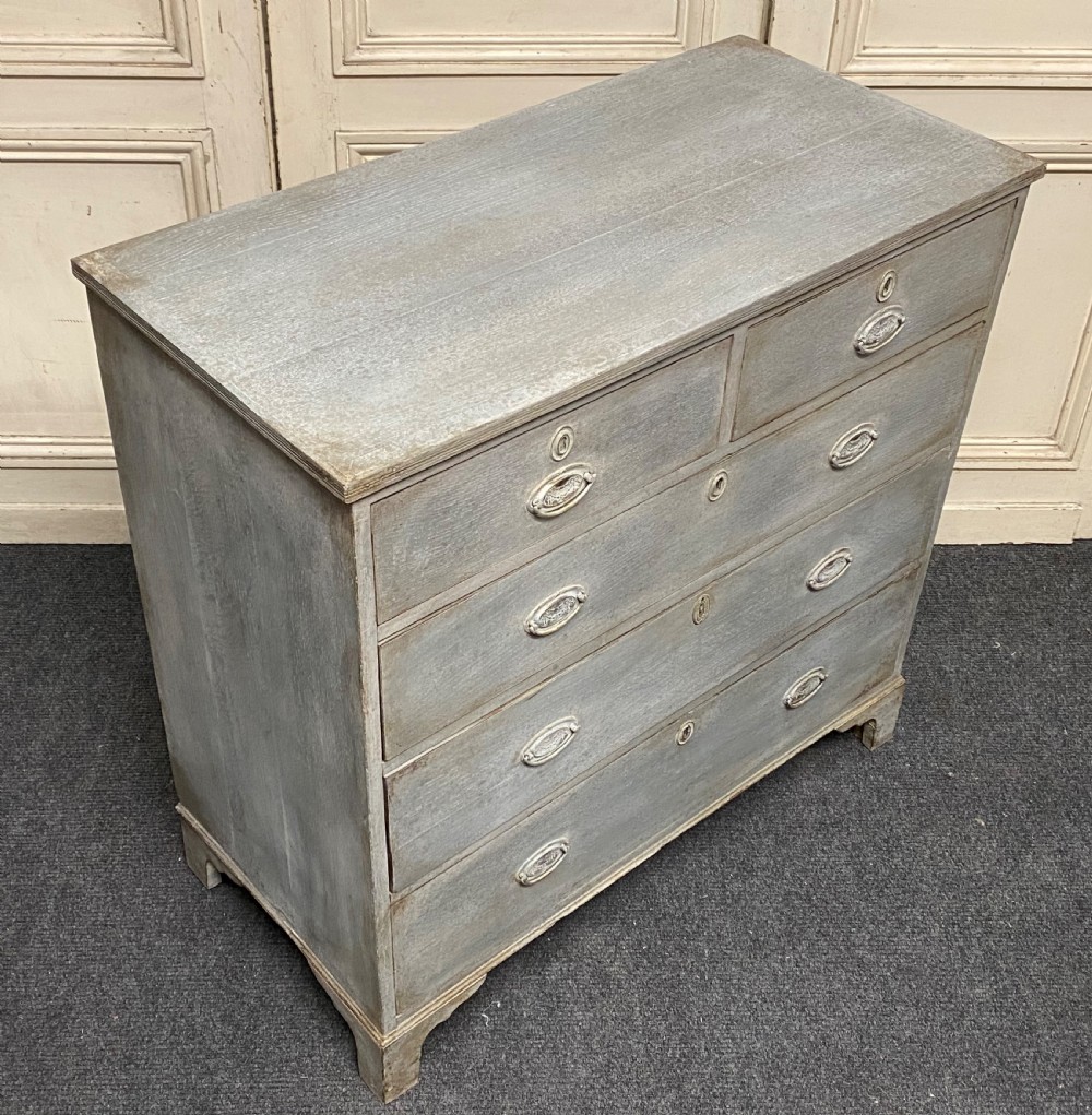 English Oak chest of Drawers View XIII