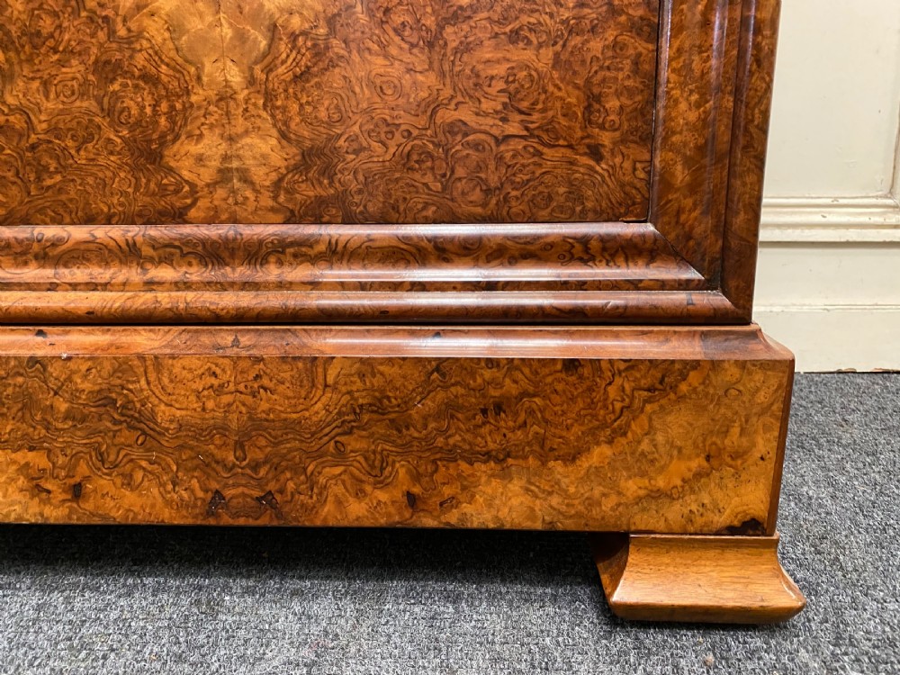 Fine Quality French Burr Walnut Chest of Drawers View XII