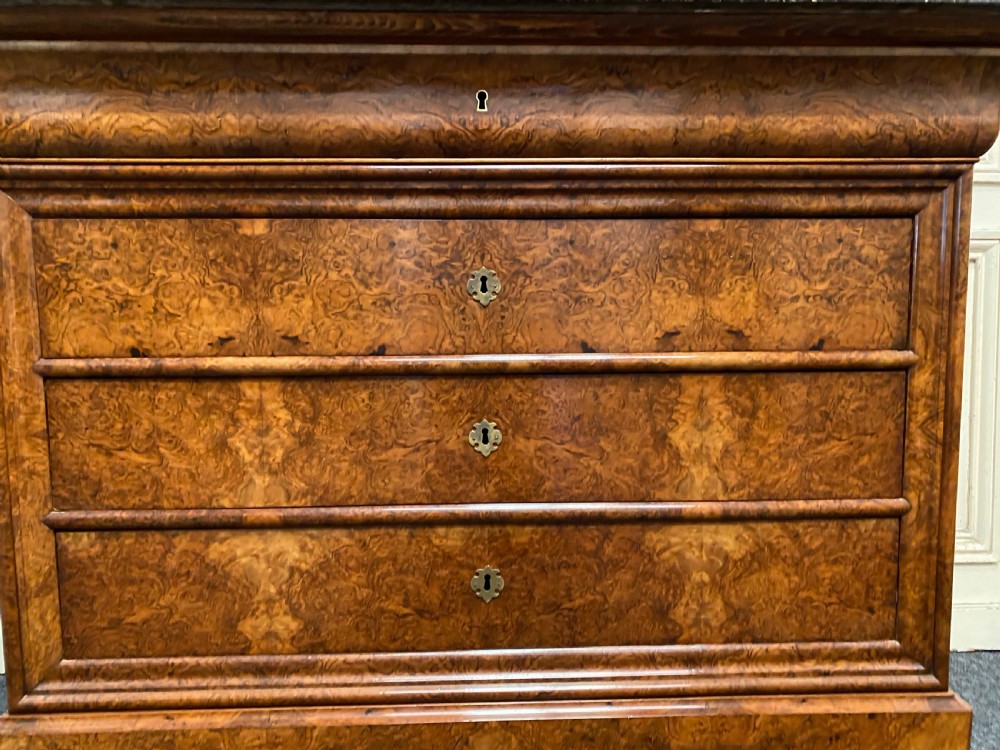 Fine Quality French Burr Walnut Chest of Drawers View XV