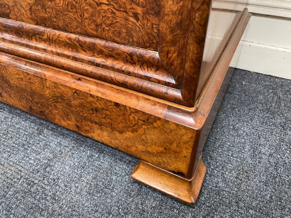 Fine Quality French Burr Walnut Chest of Drawers View XXI