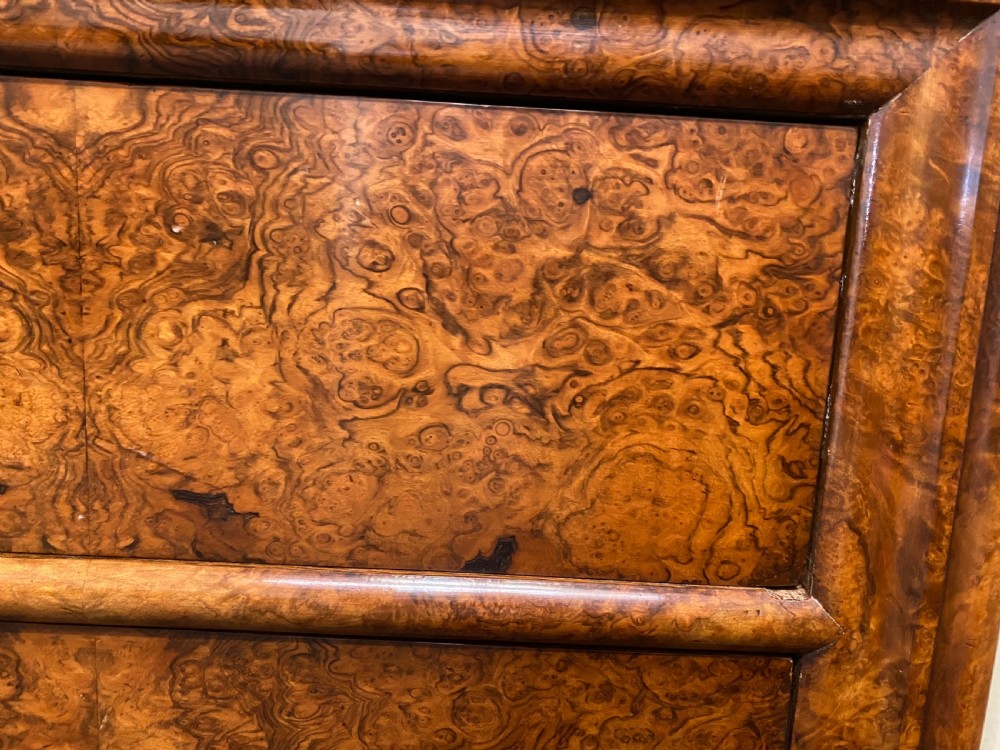 Fine Quality French Burr Walnut Chest of Drawers View XXIII