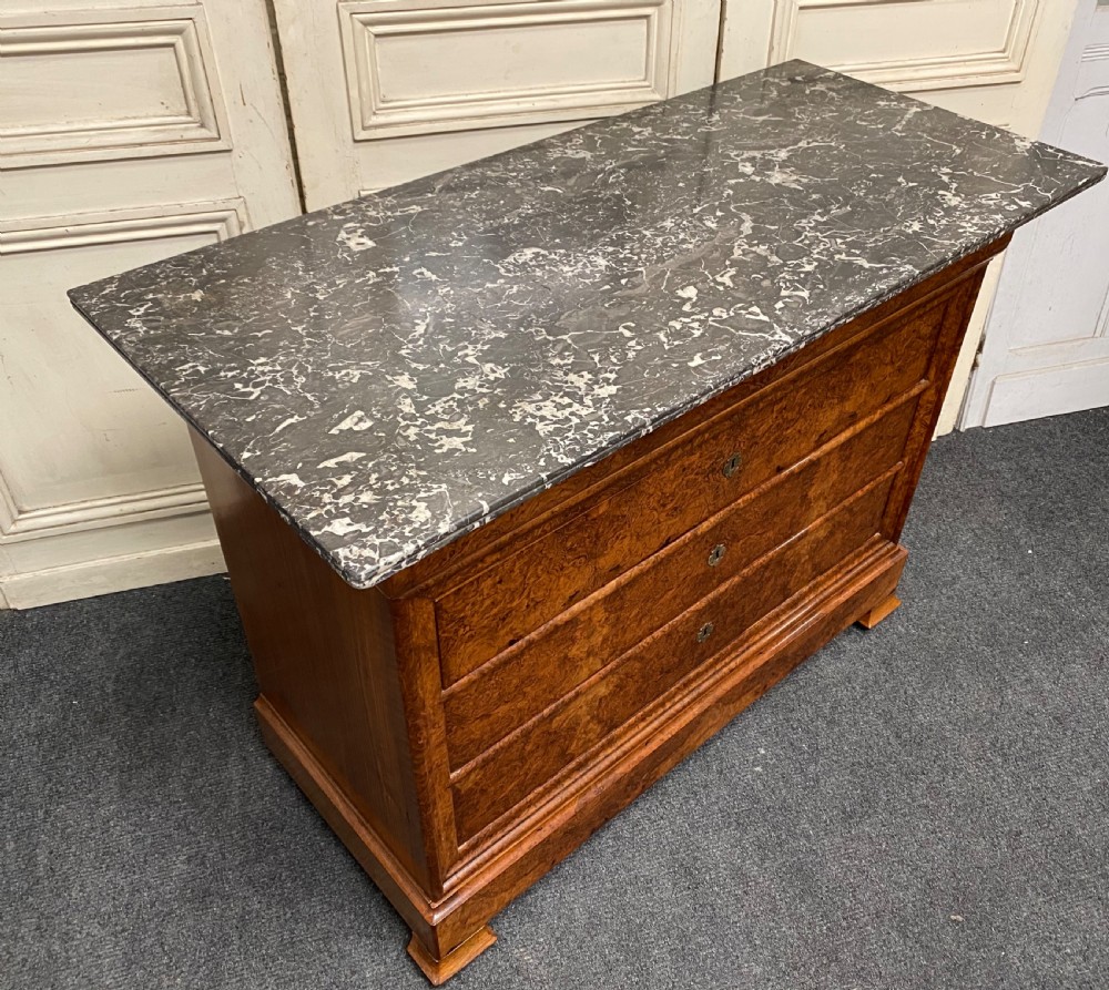 Fine Quality French Burr Walnut Chest of Drawers View XXVII