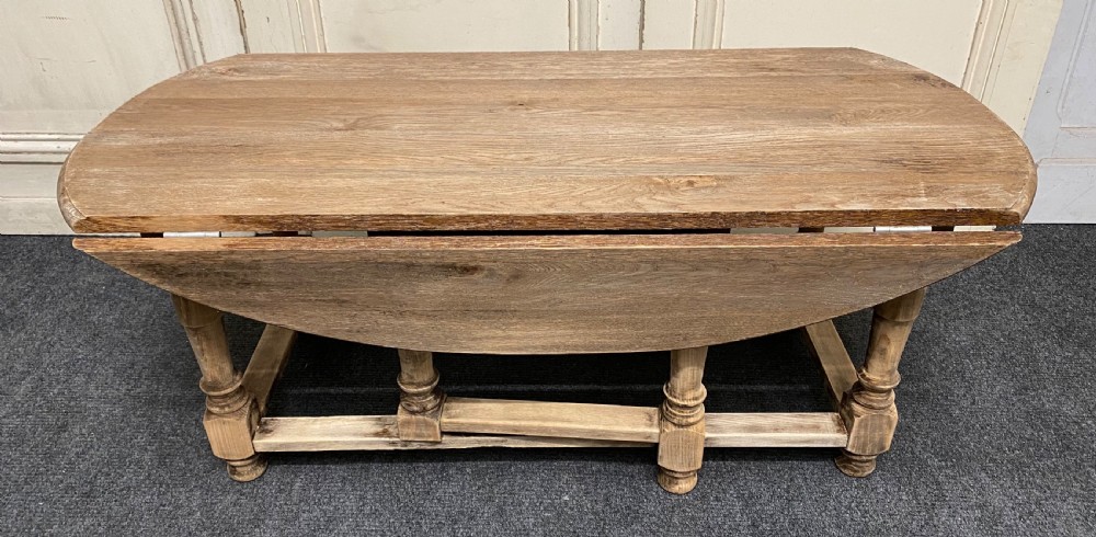 Large Oak Coffee Table View VII