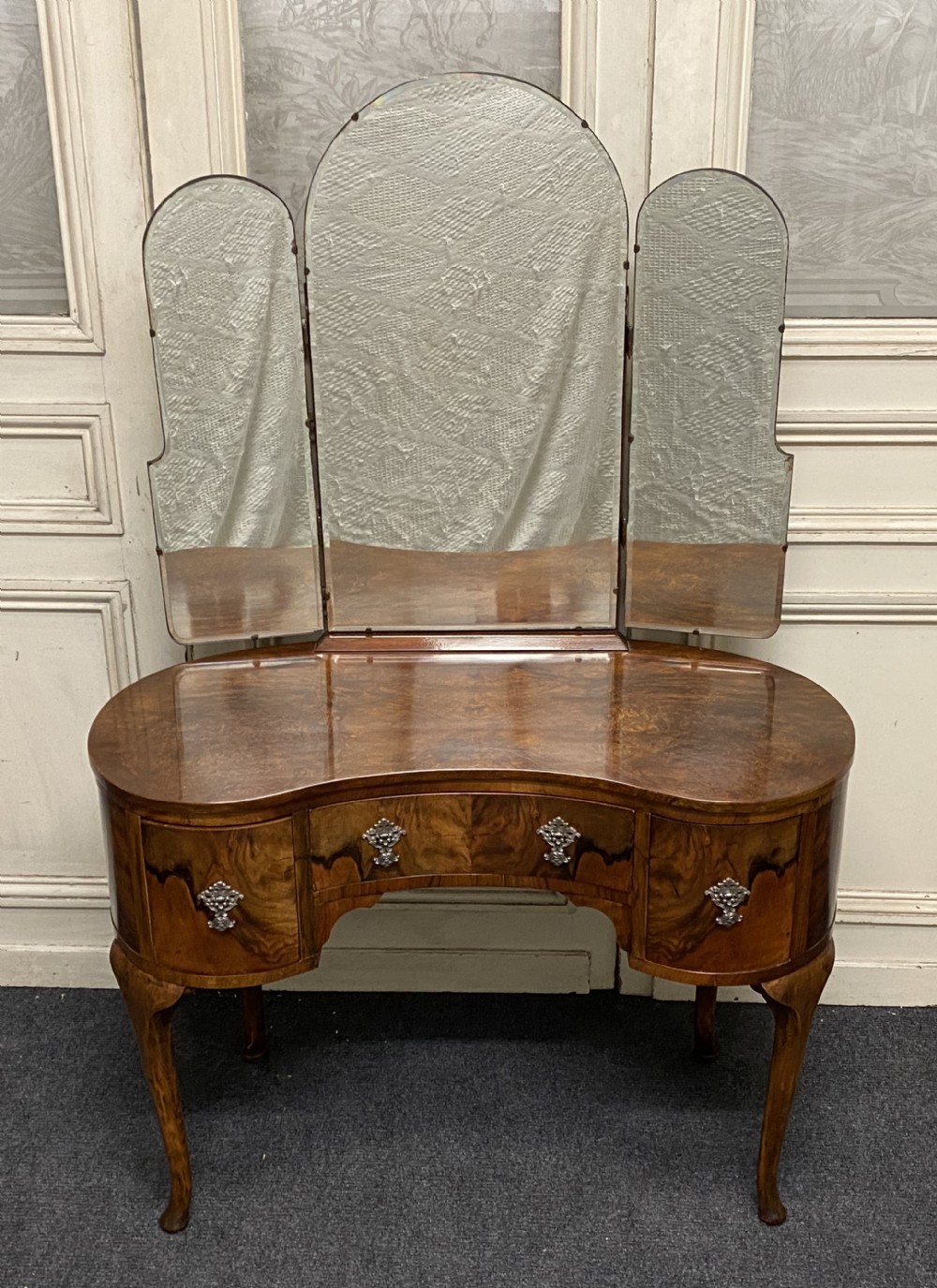 Burr Walnut Kidney Dressing Table 