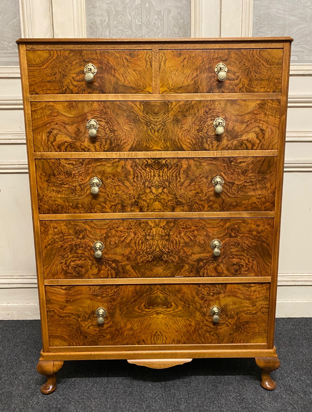 Burr Walnut Chest of 5 Drawers