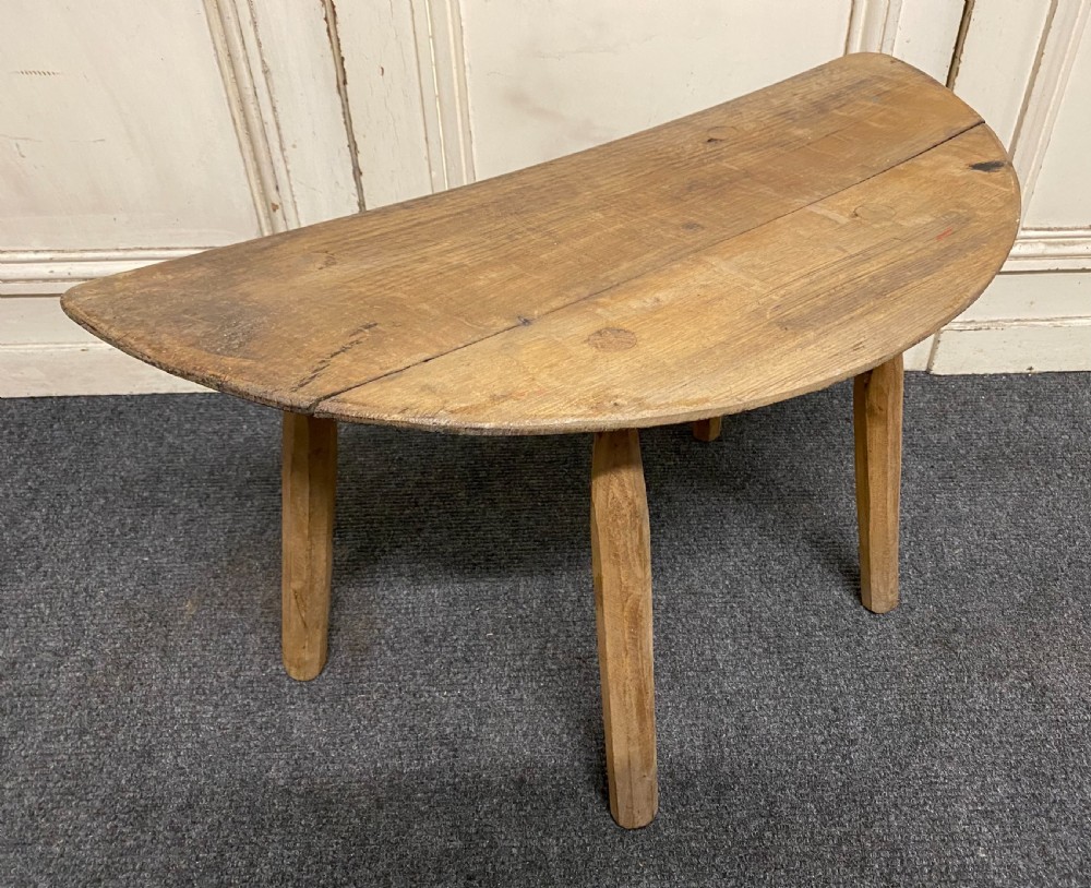 Early Primitive Lamp Table View V
