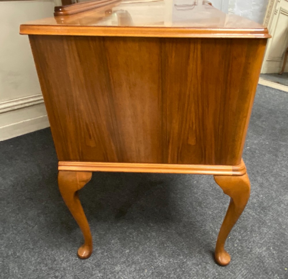 Queen Anne Burr Walnut Dressing Table View XVI