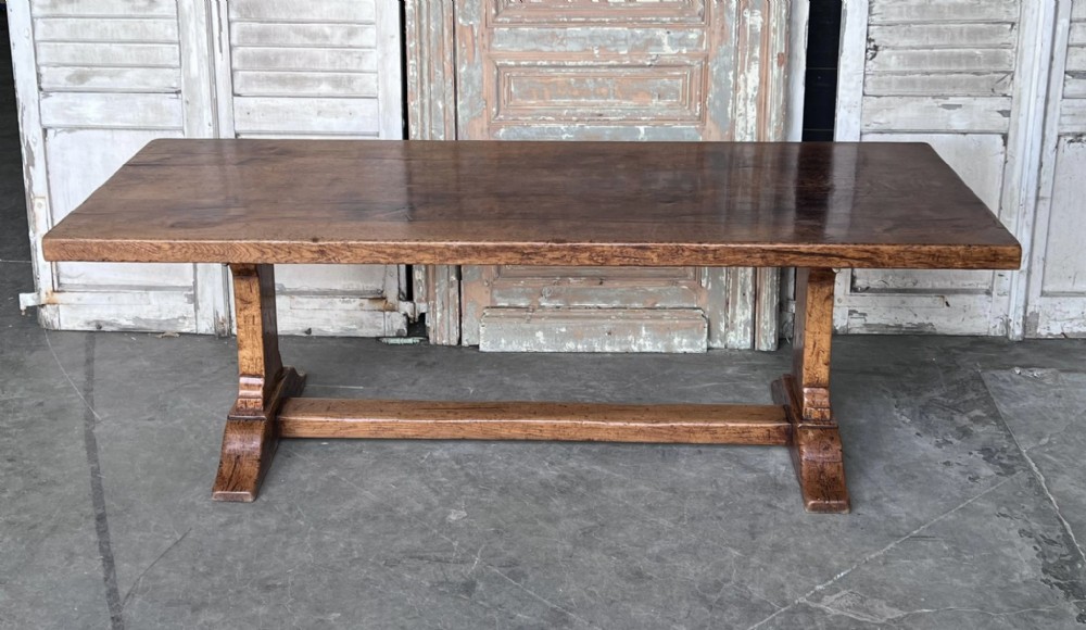 Superb Colour Oak Farmhouse Dining Table 