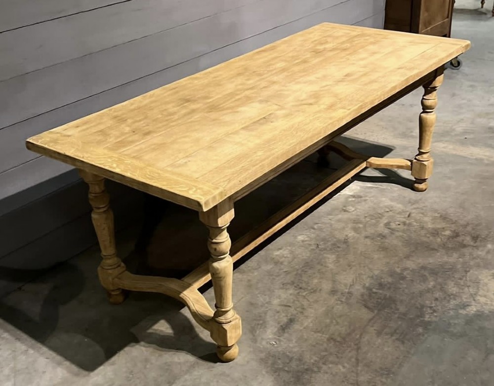 French Bleached Oak Farmhouse Dining Table lovely top