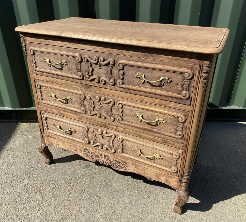 Pretty French Bleached Oak Chest of Drawers 