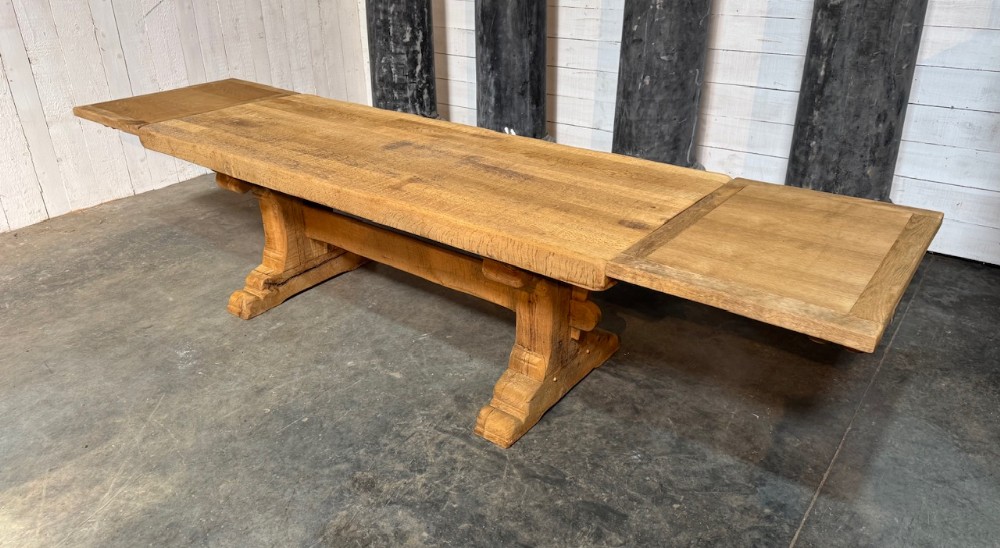 Quality Oak Farmhouse Dining Table with Extensions 