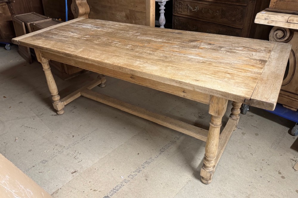 Oak Farmhouse Dining Table 