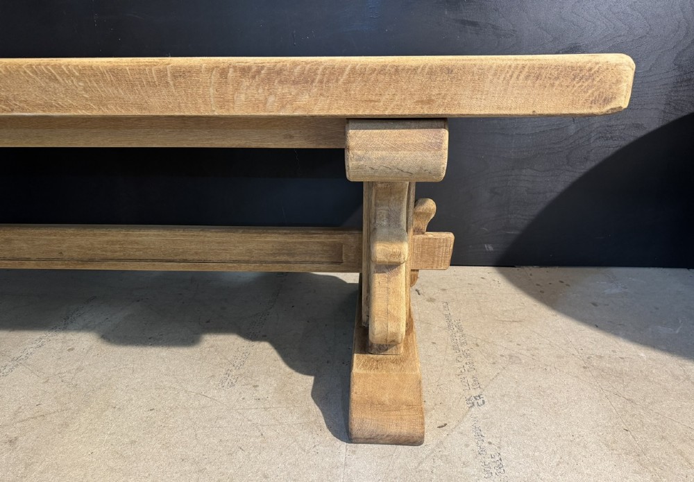 Large Extendable Oak Farmhouse Dining Table View XV
