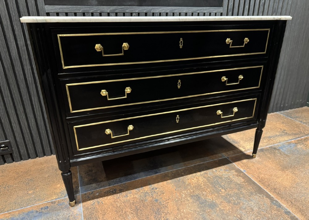 18th Century Louis XVI French Commode