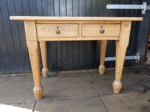 Pine Table, Arts and Crafts, Very Solid, Firm Joints, Excellent Condition
