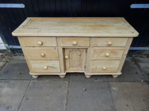 PINE DRESSER IN TWO SECTIONS - ADDITIONAL PHOTO 3