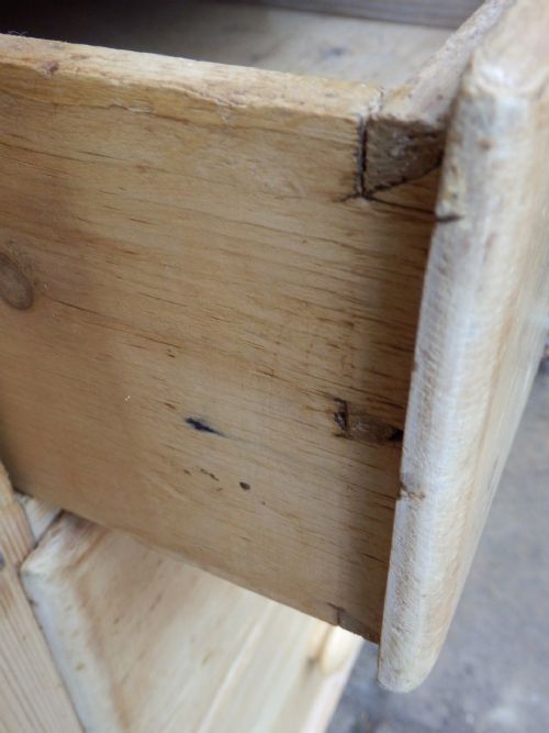 PINE DRESSER IN TWO SECTIONS - ADDITIONAL PHOTO 6