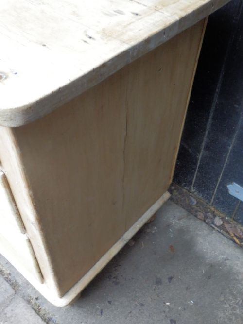 PINE DRESSER IN TWO SECTIONS - ADDITIONAL PHOTO 7