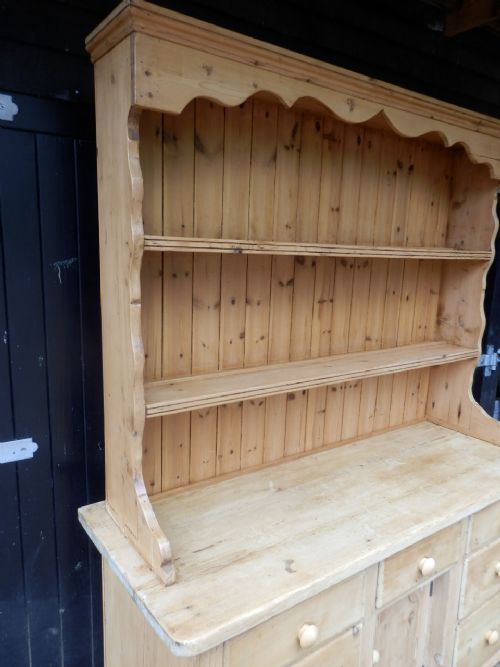 PINE DRESSER IN TWO SECTIONS - ADDITIONAL PHOTO 11