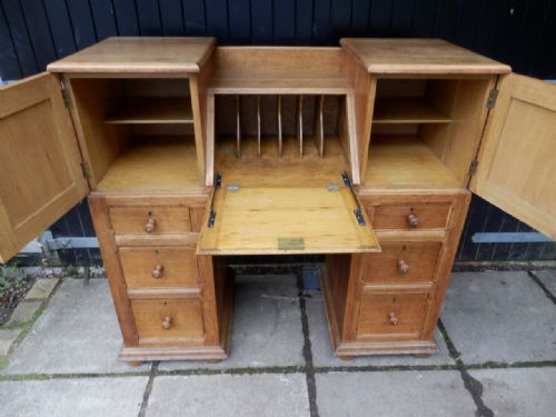 BUREAU SOLID OAK ERCOL EXCELLENT CONDITION - ADDITIONAL PHOTO 1