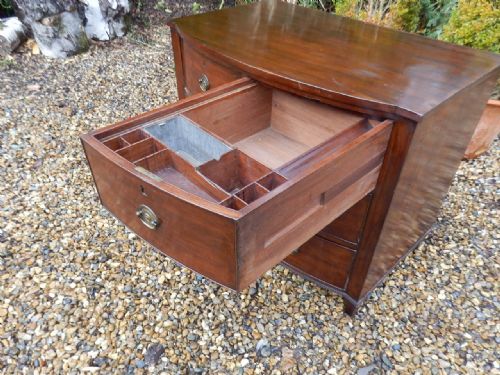 Georgian Chest of Drawers.