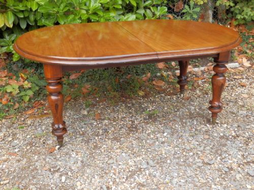 Victorian Mahogany Oval Wind-out Dining Table