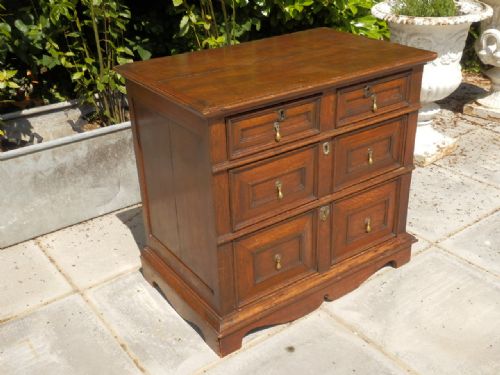 EARLY GEORGIAN GEOMETRIC CHEST OF DRAWERS - ADDITIONAL PHOTO 2