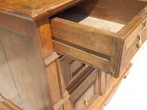 EARLY GEORGIAN GEOMETRIC CHEST OF DRAWERS - ADDITIONAL PHOTO 3
