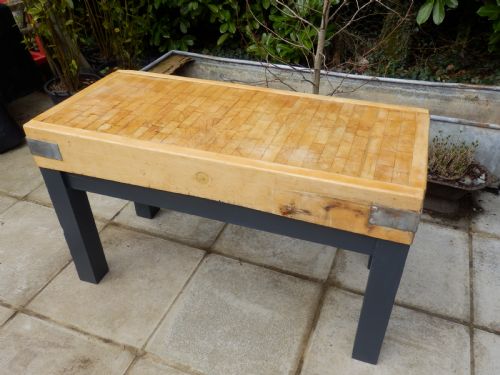 BUTCHER'S BLOCK 4FT6INS X 2FT6INS - ADDITIONAL PHOTO 1