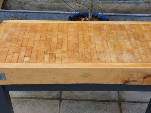 BUTCHER'S BLOCK 4FT6INS X 2FT6INS - ADDITIONAL PHOTO 5