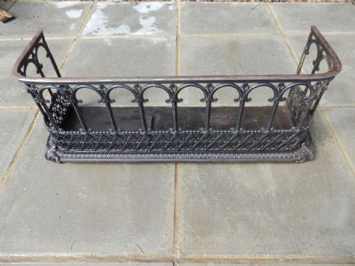 FIRE GUARD COALBROOKDALE CAST IRON - ADDITIONAL PHOTO 2