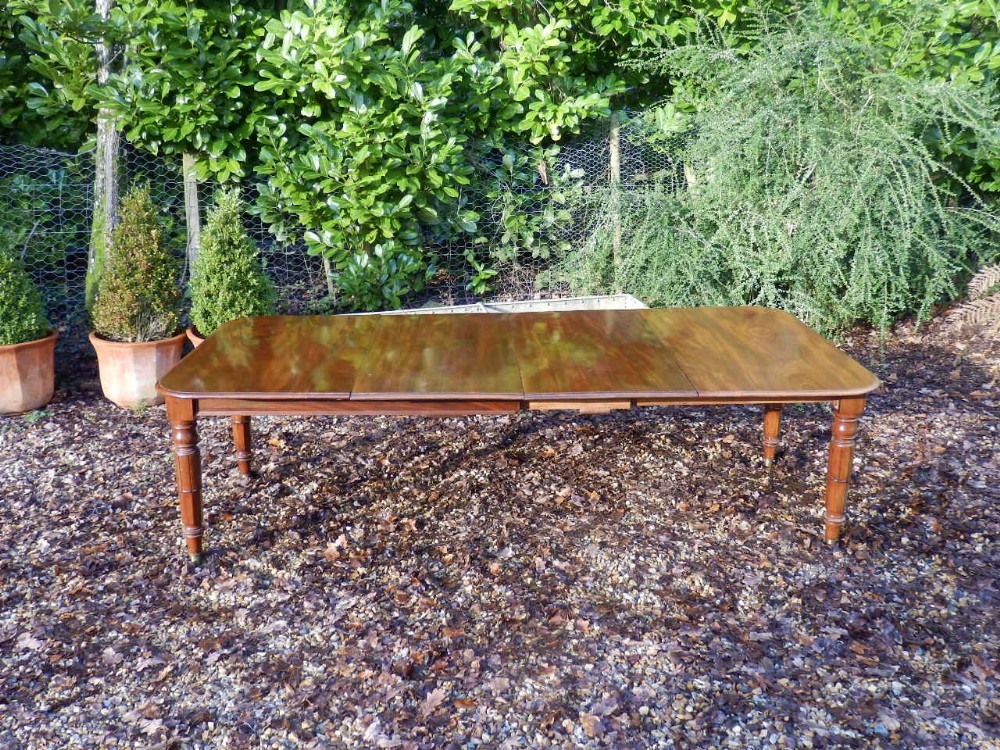 Extending mahogany ding table, Victorian, beautiful condition