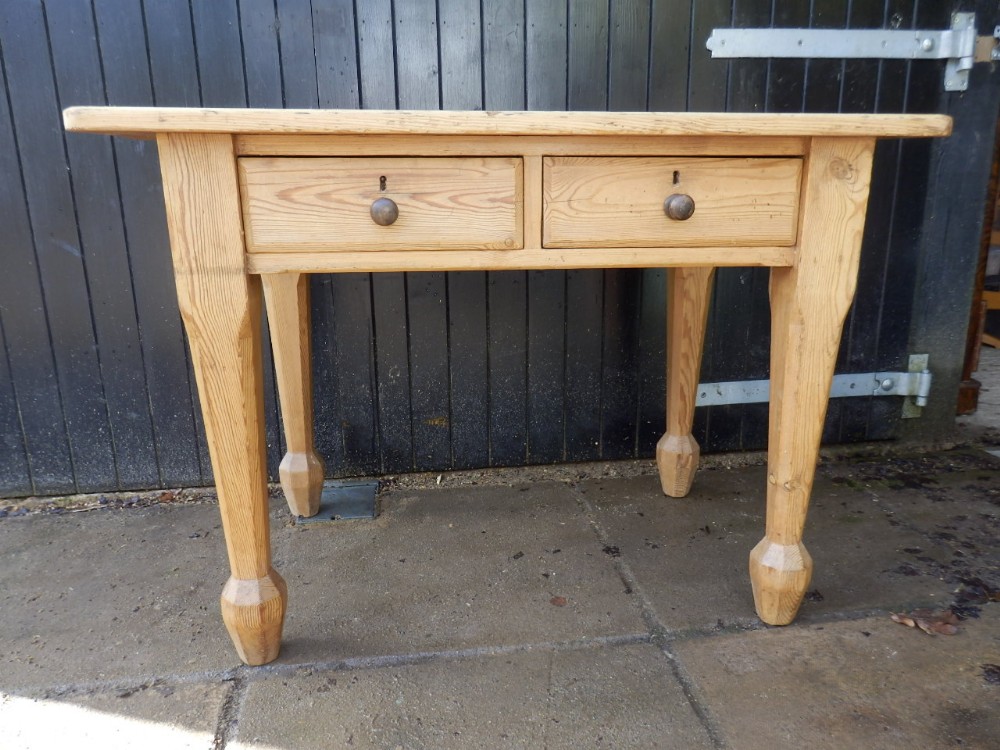 Pine table, Arts and Crafts, very solid, firm joints, Excellent condition