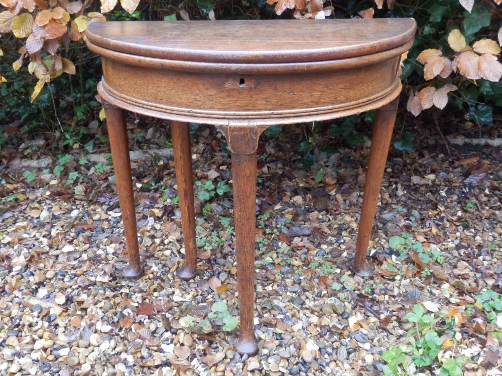 Georgian 'fold over' side table.