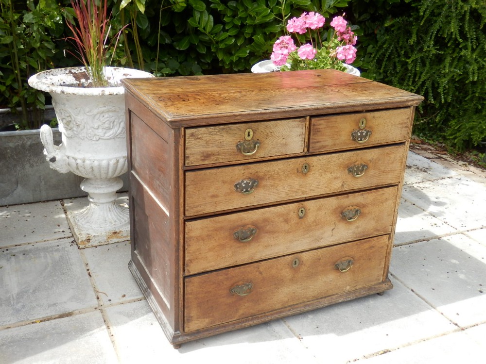 Oak chest of drawers, Georgian