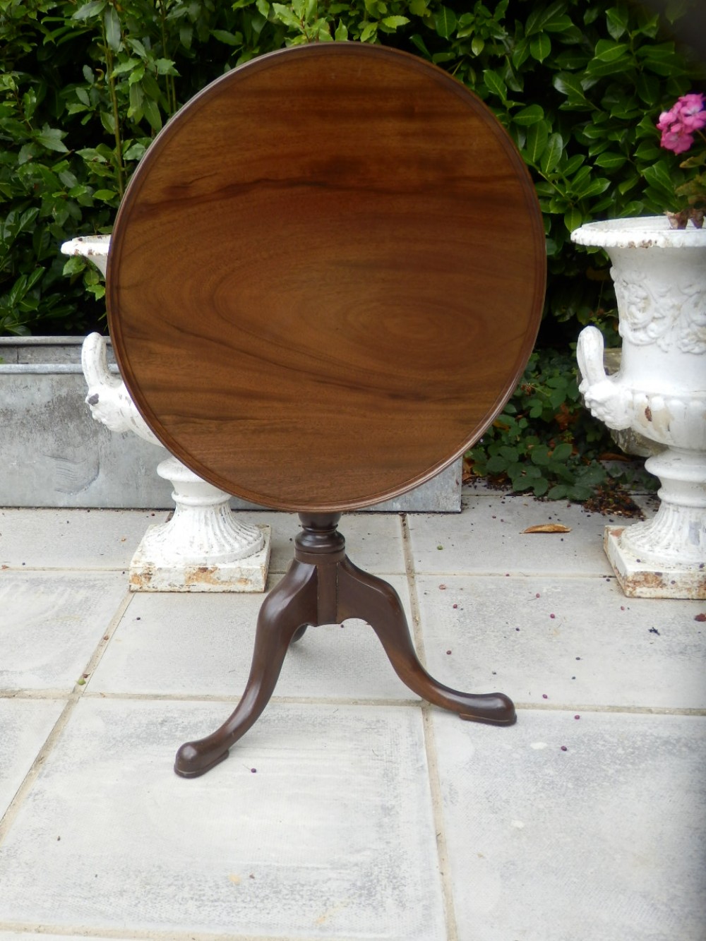 Georgian tilt top table in exceptional condition.