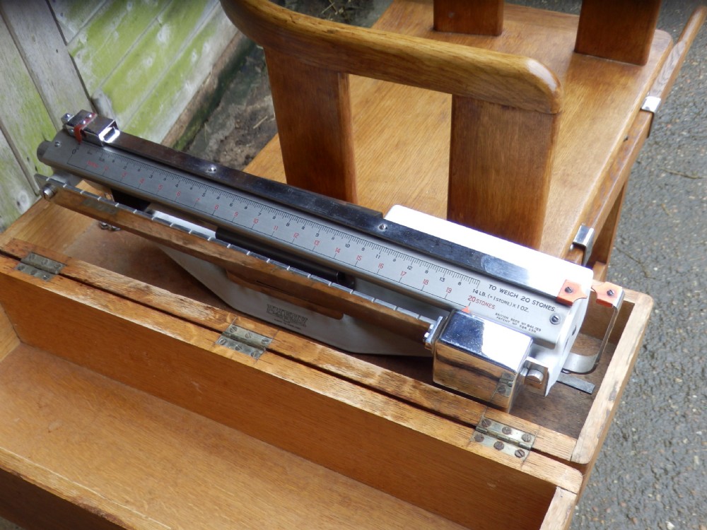 Jockey scales View IV